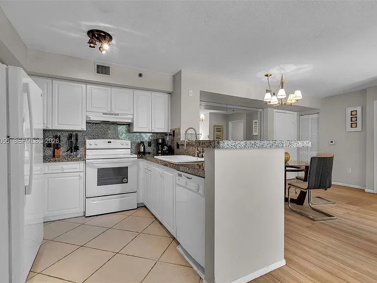 19555 E Country Club Dr #8405 — Photo 3
