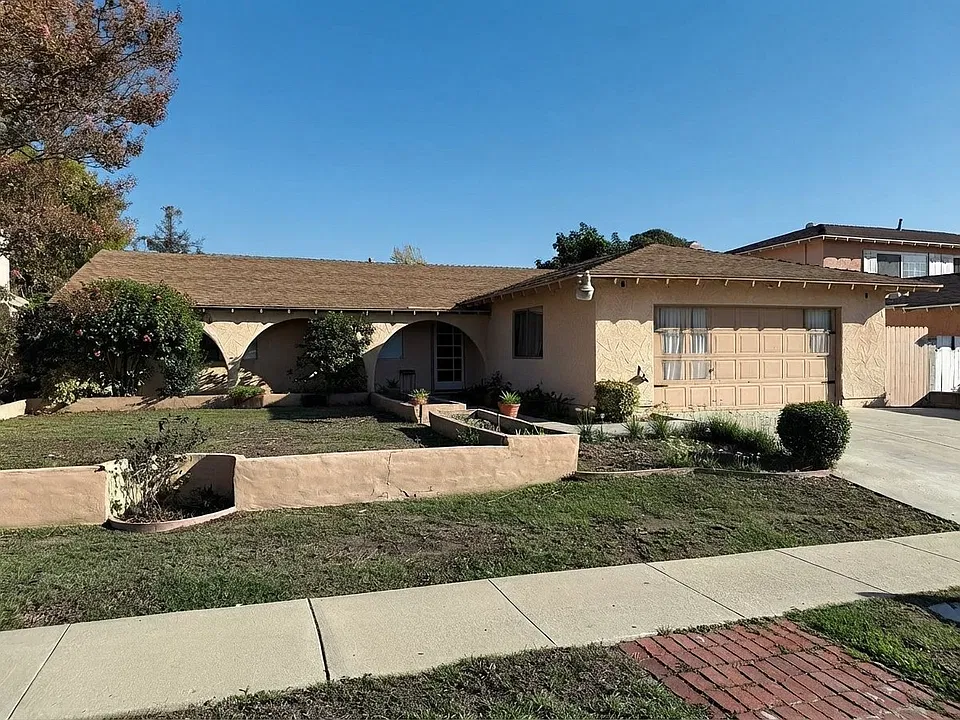 2158 Brentwood St