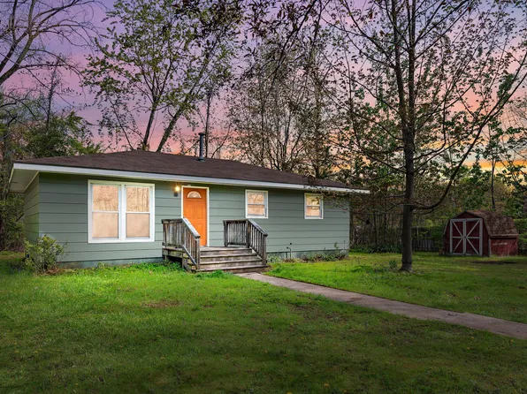 1603 E Detroit St, New Buffalo, MI 49117