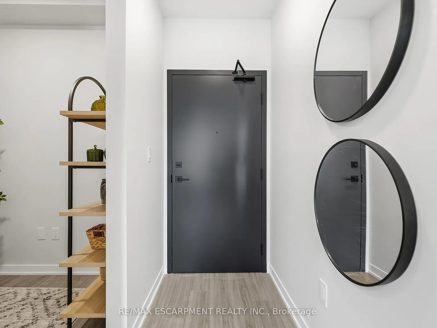 2 bed, $2,050 — Photo 3