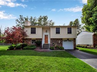 300 Denrose Dr, Amherst, NY 14228