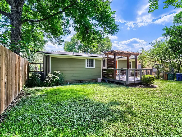 1402 Cullen Ave — Photo 28