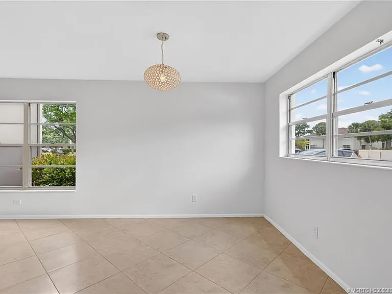 2 Lake Vista Trl #107 — Photo 10
