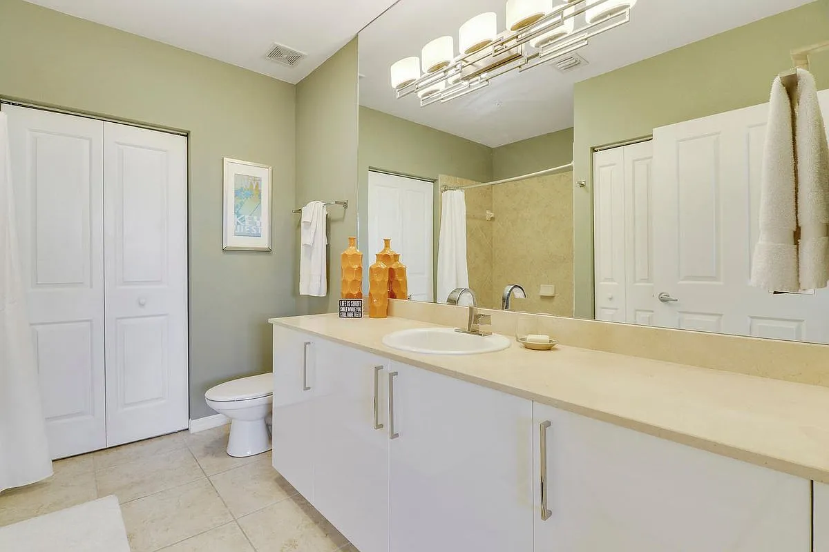 2 bed, 2.0 bath, 1114 sqft, $3,200 — Photo 4