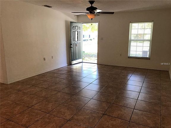 4th image of 2932 Redwood Ave
