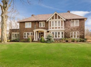 3025 Fontenay Rd, Shaker Heights, OH 44120