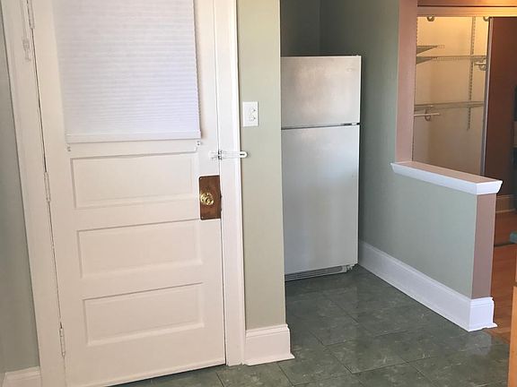 3rd image of 6025 W Eddy St #2