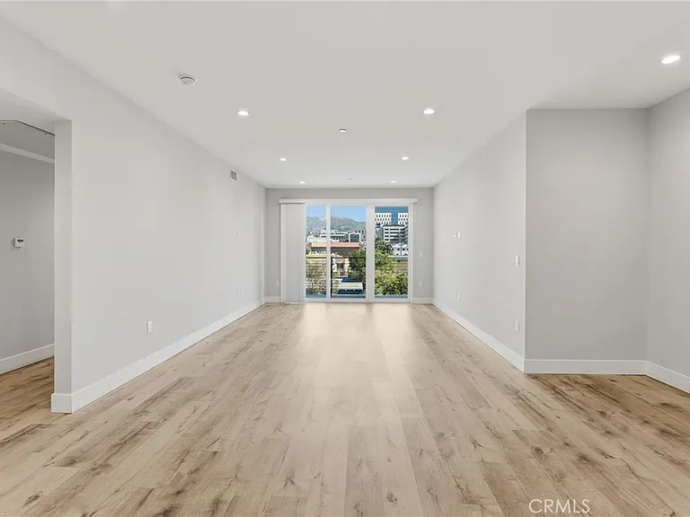 5820 La Mirada Ave #402 — Photo 4