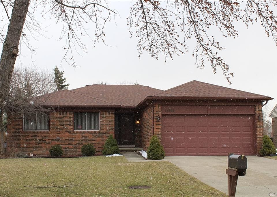 2nd image of 43544 Petrucci Dr