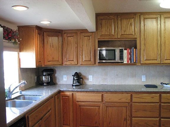 2nd image of 16090 Gramercy Dr