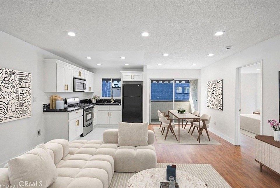 1st image of 18530 Hatteras St Unit 333