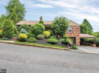 112 N Poplar St, Adamstown, PA 19501