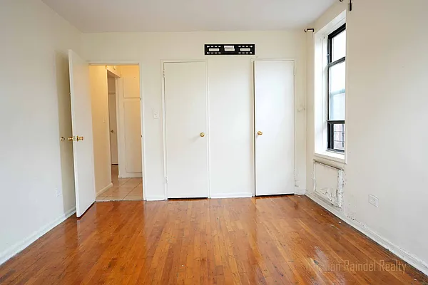 Rented by Norman Raindel, LREB | media 14