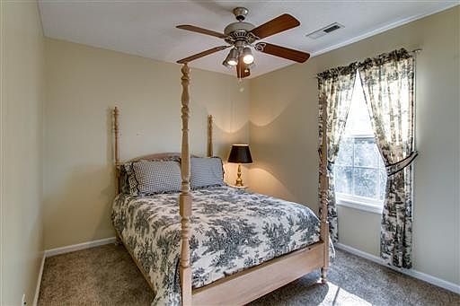 5th image of 3494 Clover Hill Dr