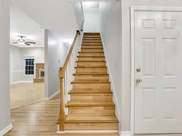 123 Companion Way — Photo 17