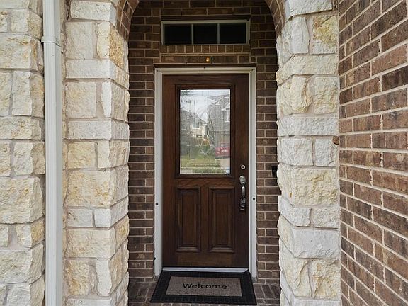 3rd image of 14131 Avongate Ln