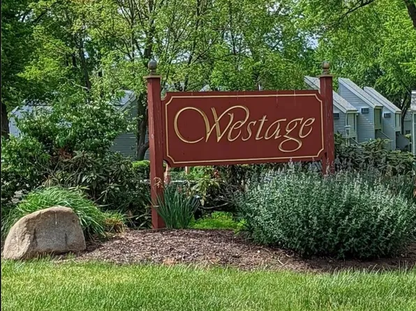 25 Amato Dr APT I, South Windsor, CT 06074