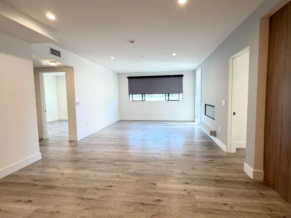 5923 Laurel Canyon Blvd #301, Valley Village, CA 91607