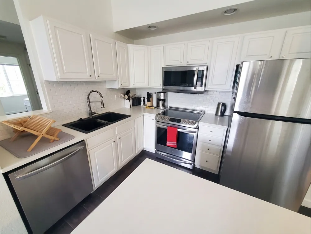 2 bed, 1468 sqft, $8,900 — Photo 2