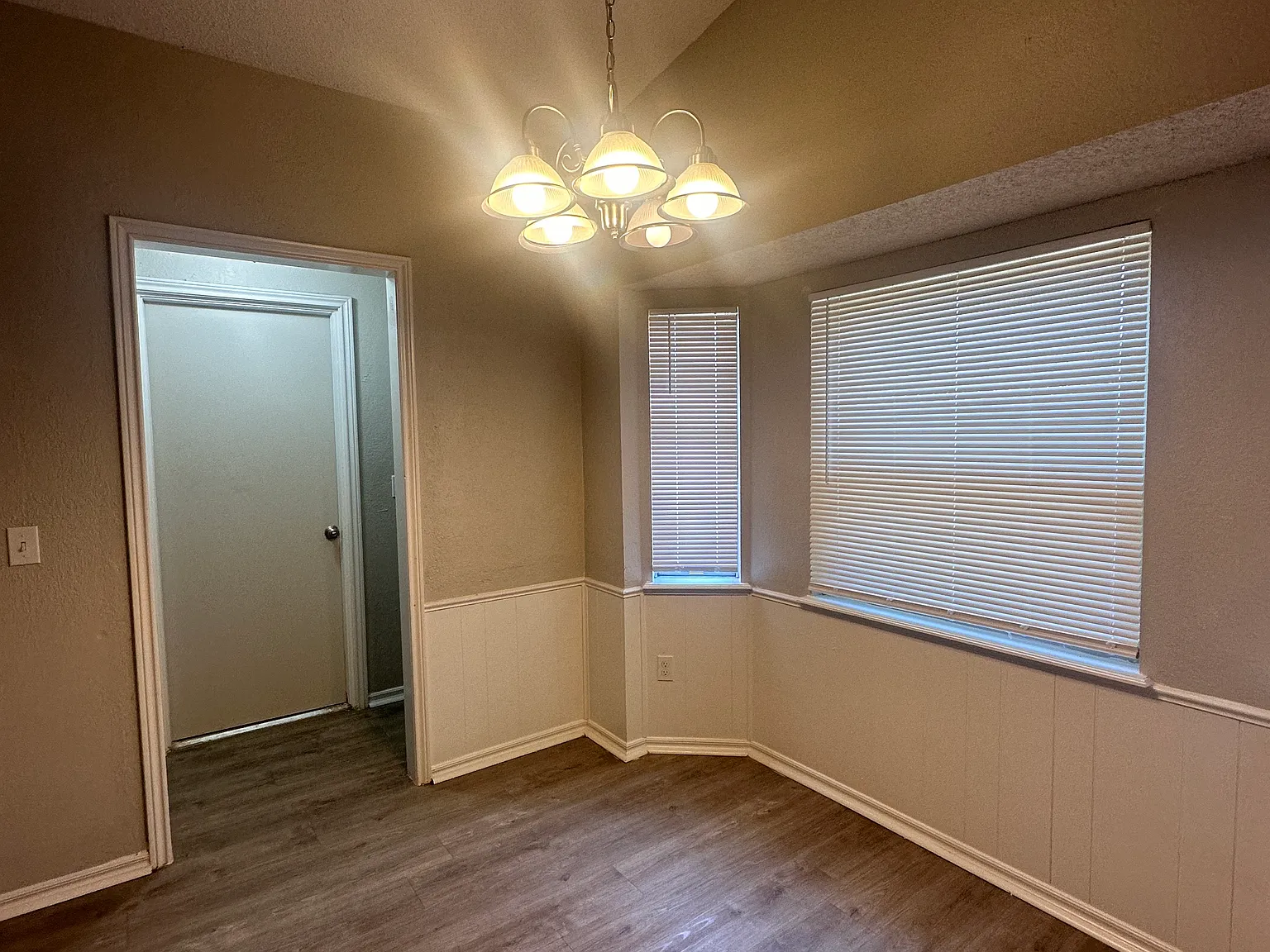 1063 Squire Mansion, Yukon, OK 73099 — Photo 4