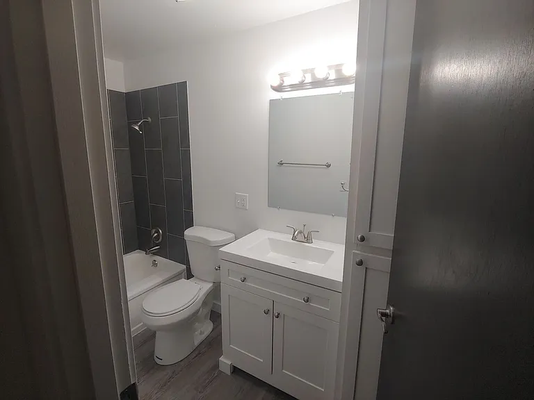 305 NE Spaulding St — Photo 3