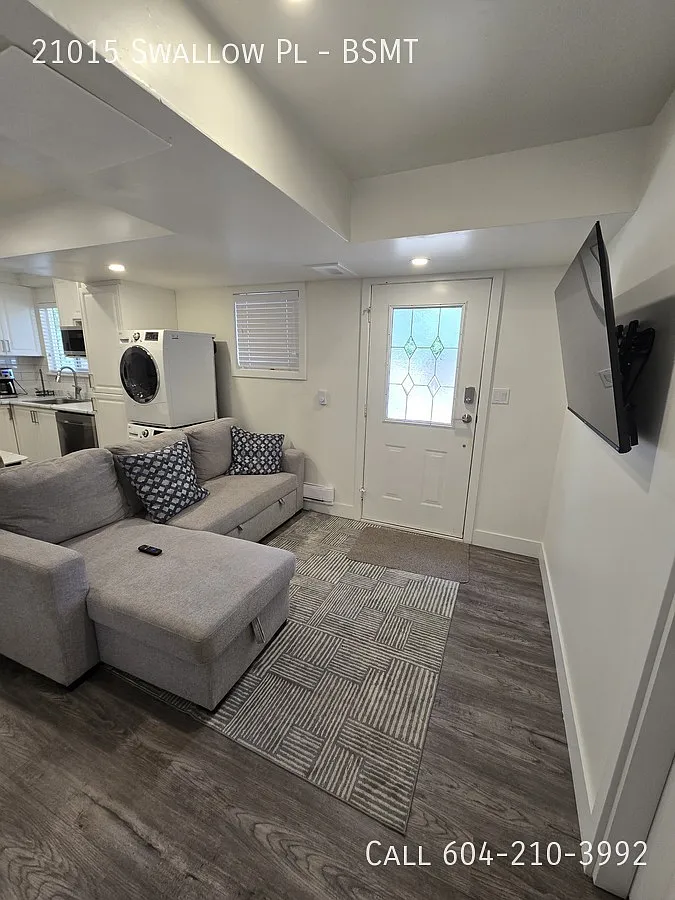BSMT Renovated Suite in Hope — Photo 2