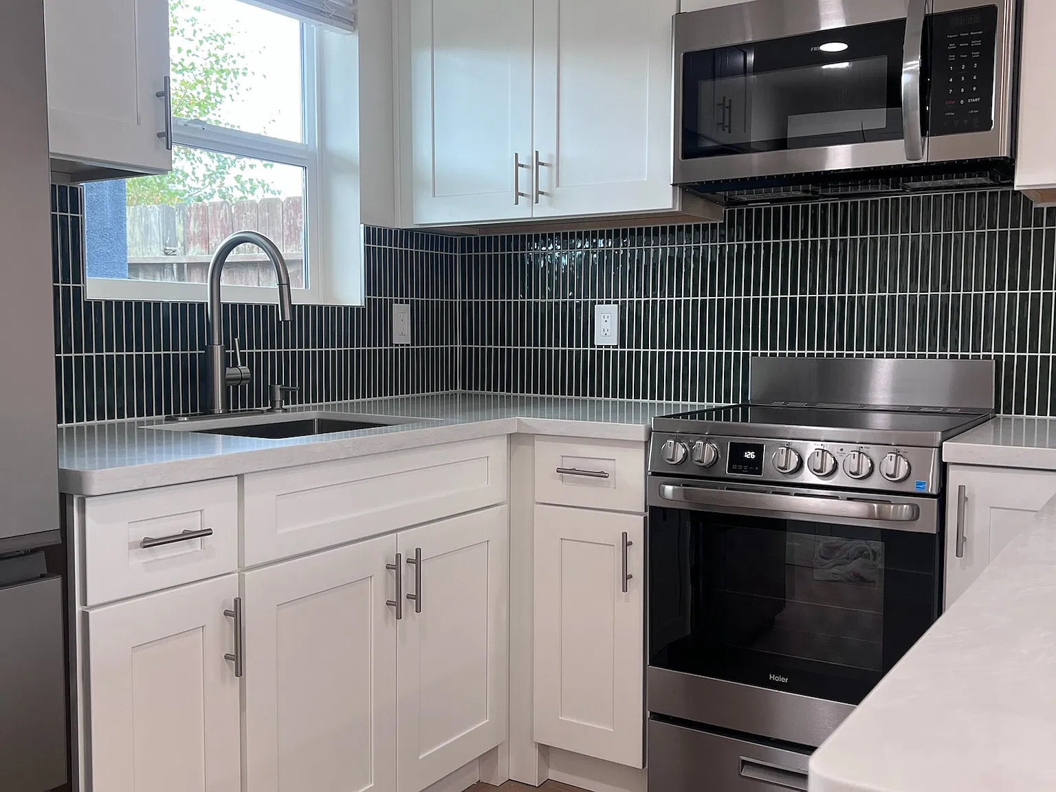 2 bed, 1.5 bath, 719 sqft, $4,500 — Photo 1