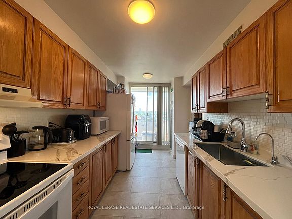 2nd image of 1300 Mississauga Valley Blvd #902