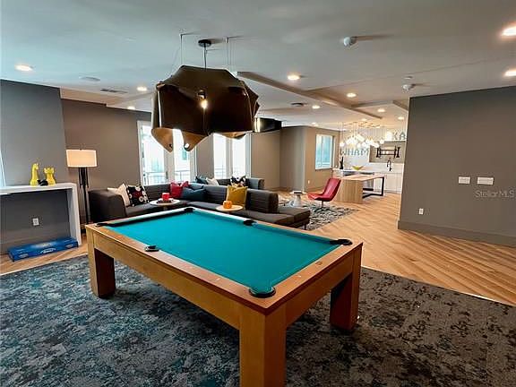 3rd image of 600 W Amelia St #11