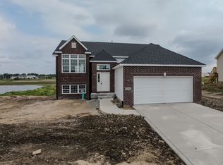 3016 W 84th Pl, Merrillville, IN 46410