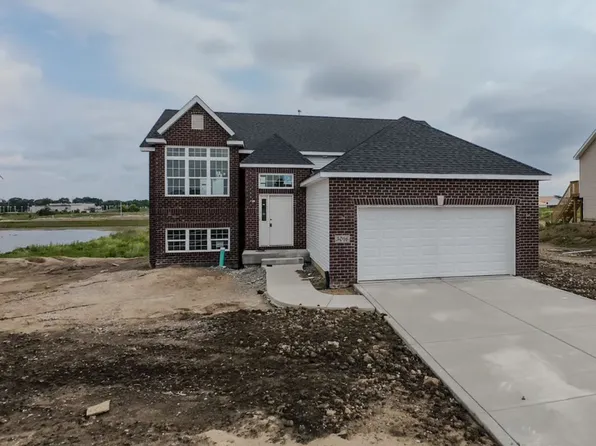 3016 W 84th Pl, Merrillville, IN 46410