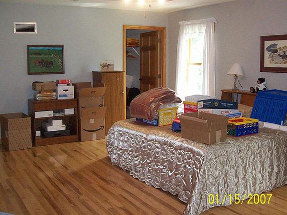3rd image of 404 Saint Andrews Ln