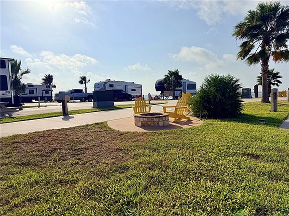 4th image of 101 Caribbean Dr #11
