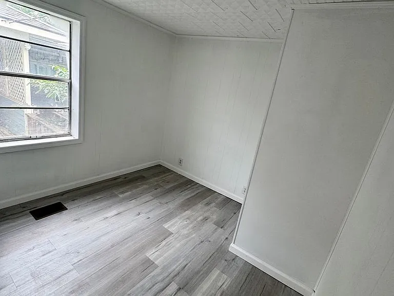 105 S Claxton Ave — Photo 2