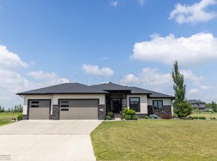 7627 Aquarius Ct, Horace, ND 58047