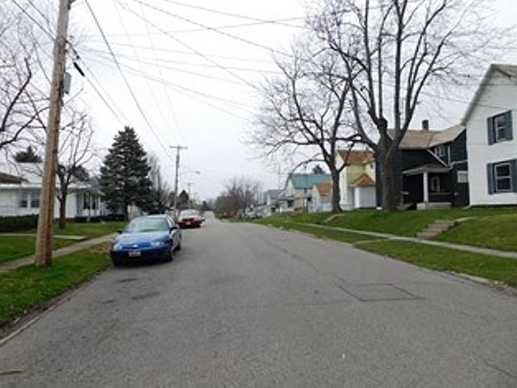 3rd image of 19 Plum Ave