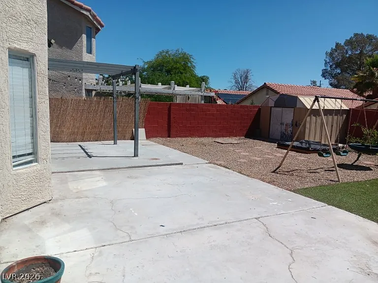 121 Logansberry Ln — Photo 29