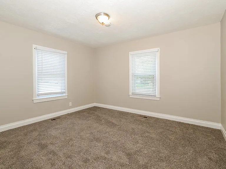 4712 Dohn Rd — Photo 12