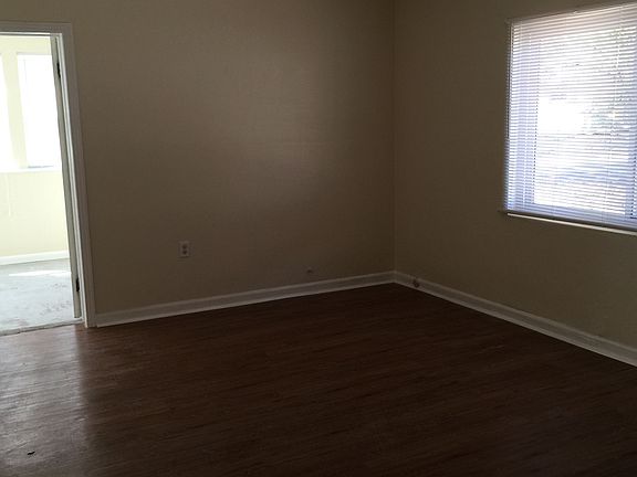 4th image of 118 E 11th Ave