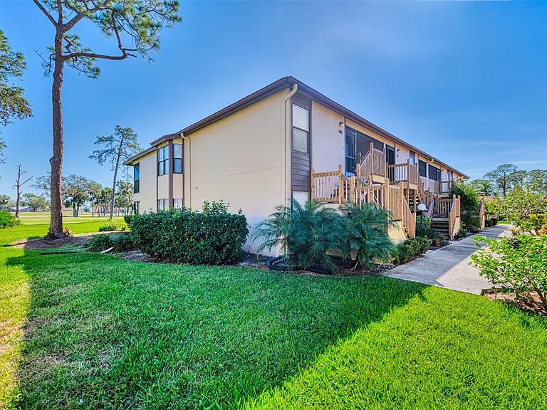 5761 Avista Dr #5761 — Photo 4
