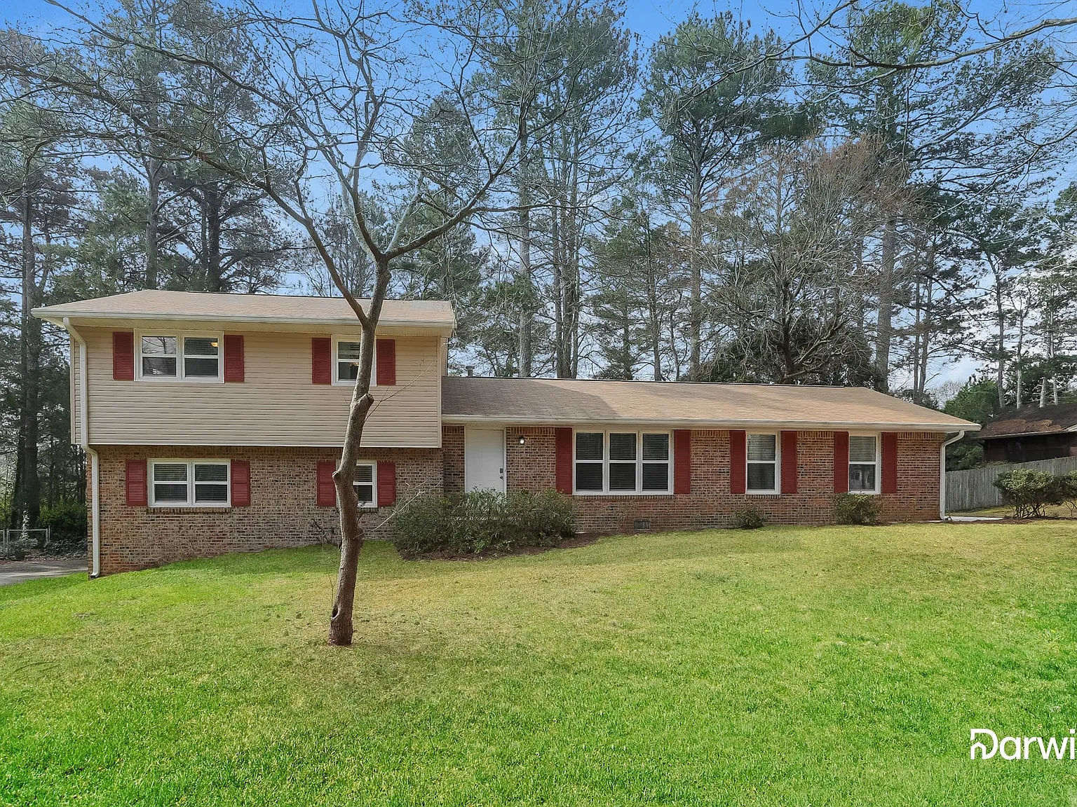 4 bed, 2.5 bath, 2020 sqft, $2,185 — Photo 2