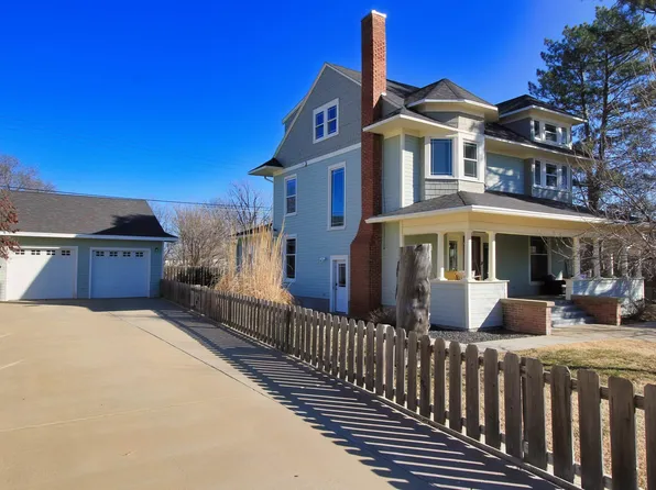 415 W 17th St, Hays, KS 67601