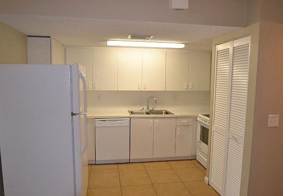 4th image of 6956 NW 166th Ter