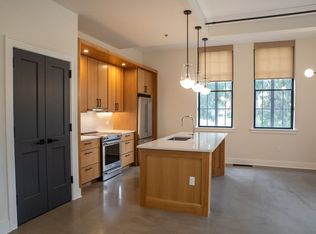 48 Round Hill Rd #11, Northampton, MA 01060