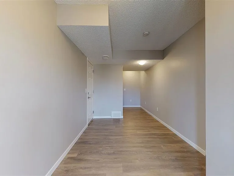 17239 9th Ave SW — Photo 2