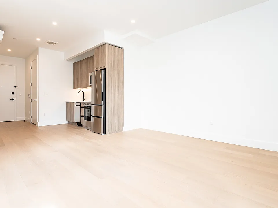 107 S 6th St #4C