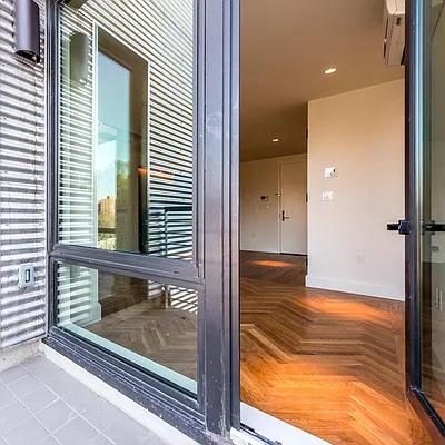 Rented by Nooklyn NYC LLC | media 100