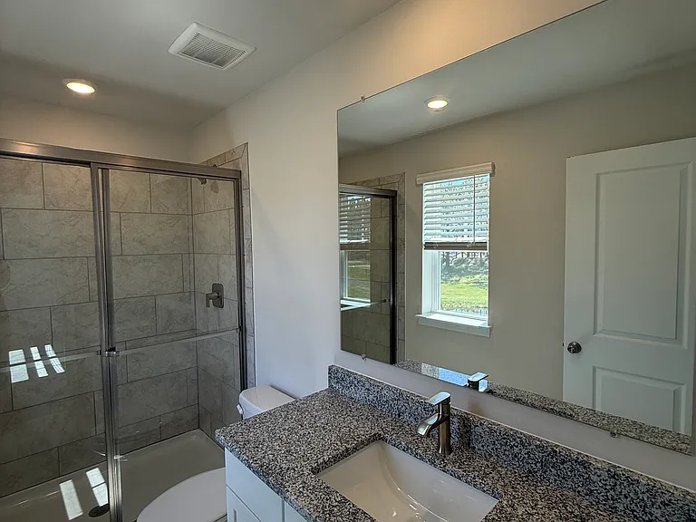 2110 Winterberry Ln — Photo 11
