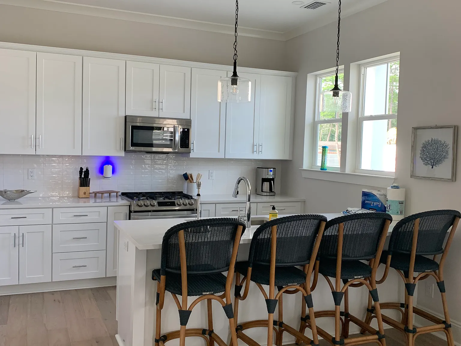 4 bed, 2068 sqft, $3,975 — Photo 3
