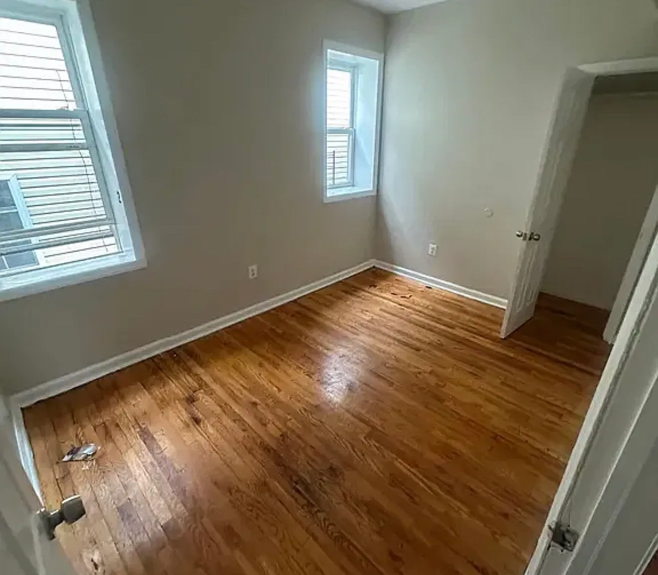 4 bed, $2,400 — Photo 4